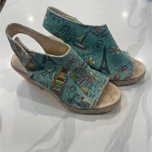 Women’s Travel-Themed Blue Espadrilles Made in Spain Size 6